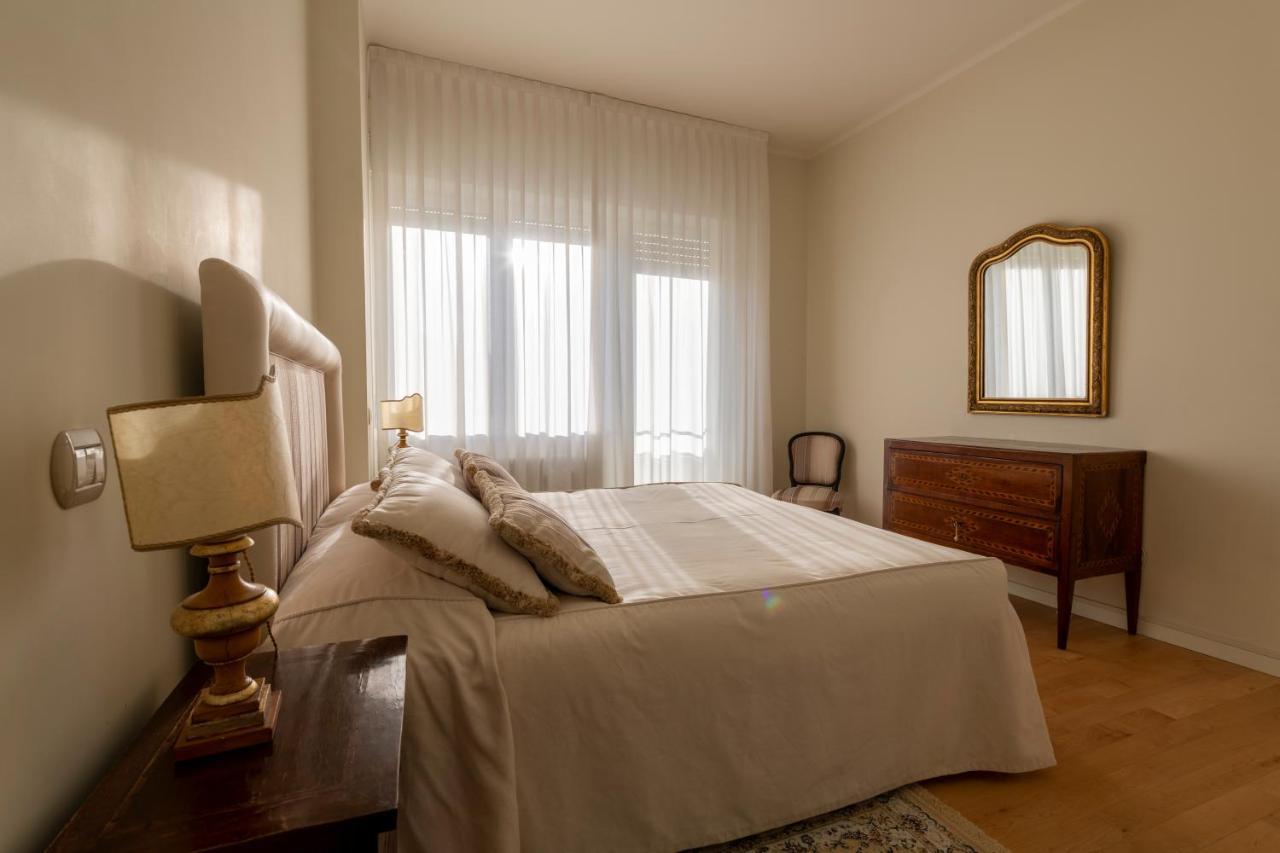 Casa Gramsci Luxury Apartment Pesaro Exterior foto
